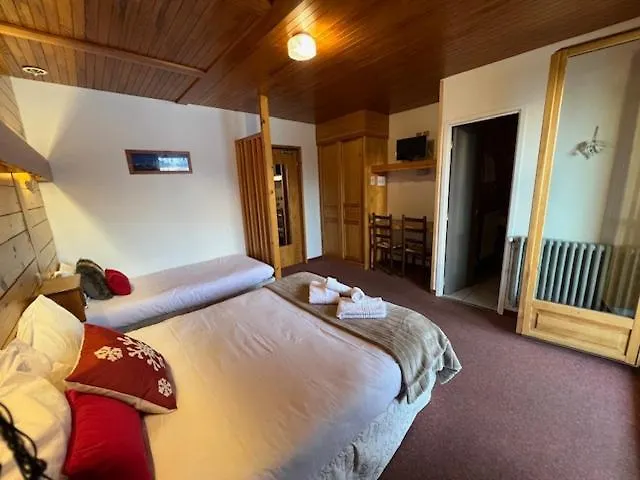 Hotel Restaurant La Pendine Les Pres 2*,
