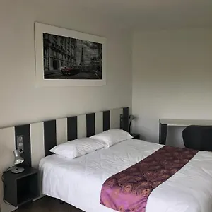 Motel Logis - Restaurant L Enclos Donneville